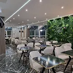 Hotel Eco Relais - Pau Nord *