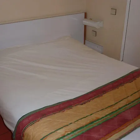 Hotel Eco Relais - Pau Nord *