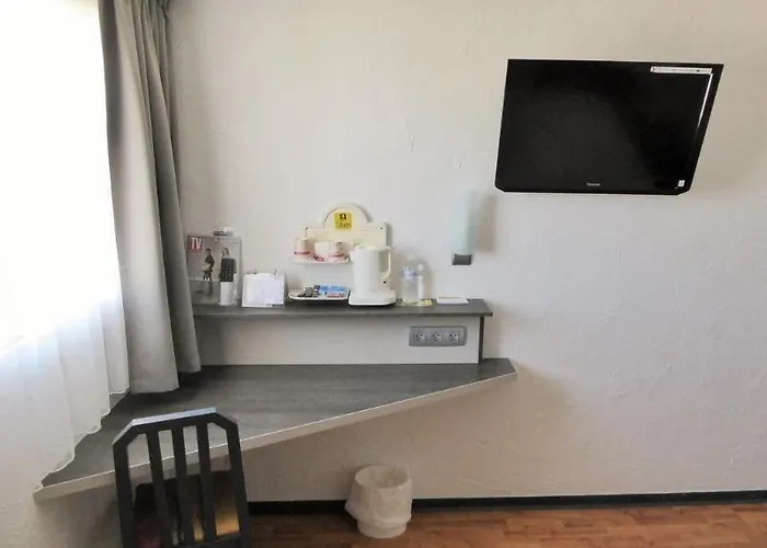 Hotel Eco Relais - Pau Nord Lons